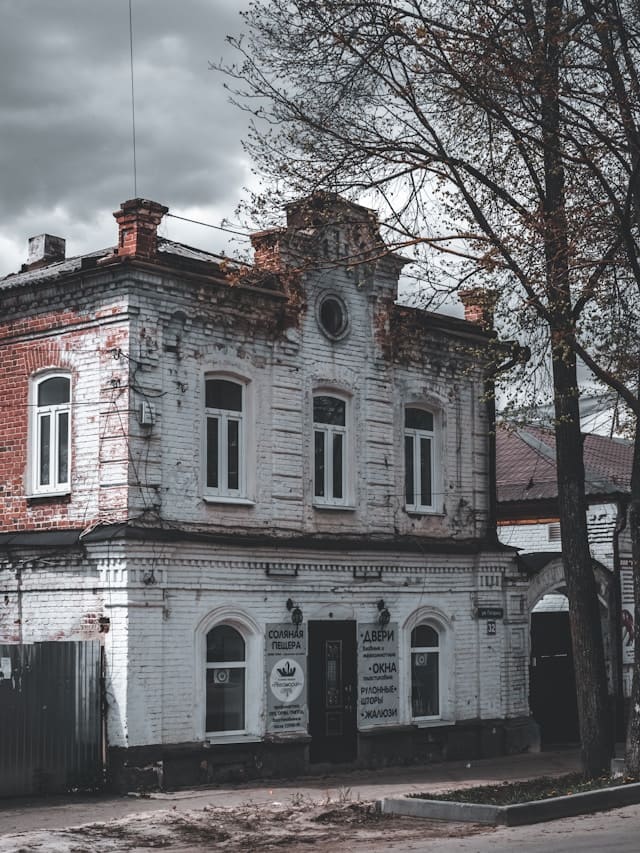 Стоит ли вообще покупать и ремонтировать старый фонд