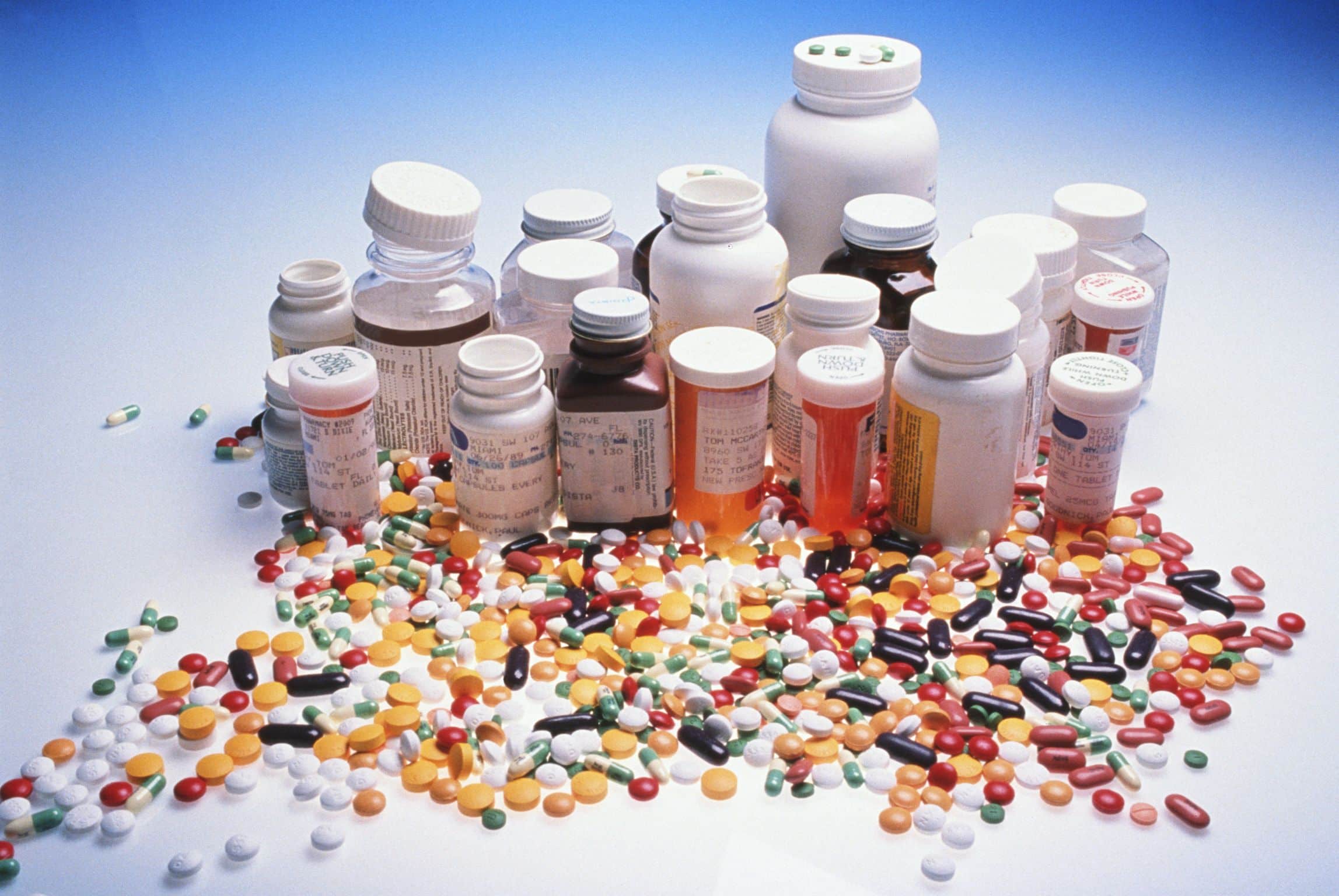 Бады т. Лекарства. Биологически активные добавки и лекарственные средства. Лекарства таблетки.